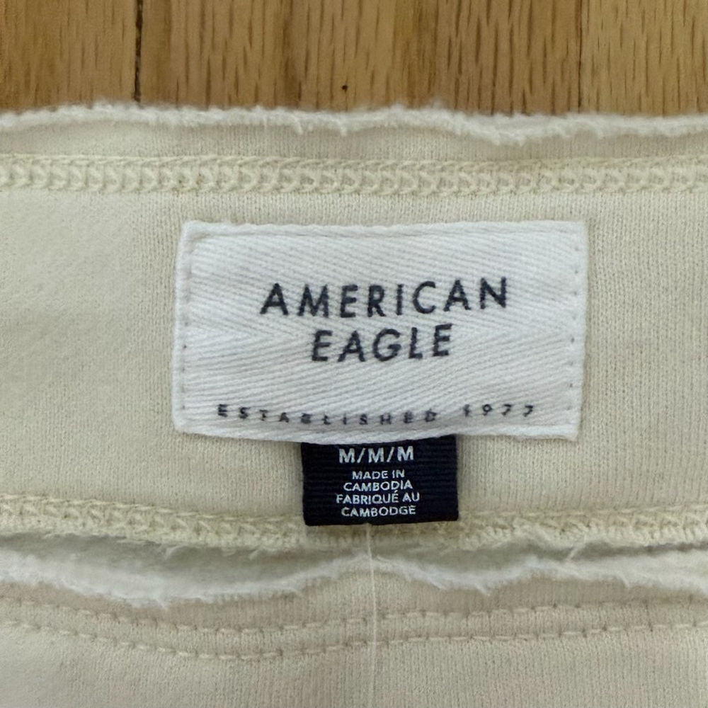 Women's American Eagle Cream Boat Neck Sweatshirt M SKU644 - Picture 3 of 6